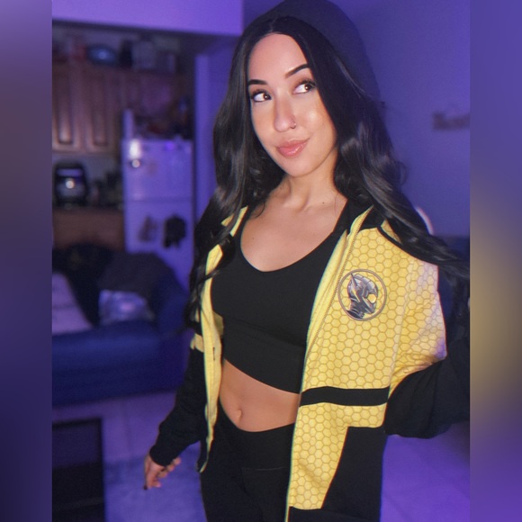 Her Universe Marvel Ant-Man And The Wasp: Quantumania Wasp Hoodie - Picture 1 of 3